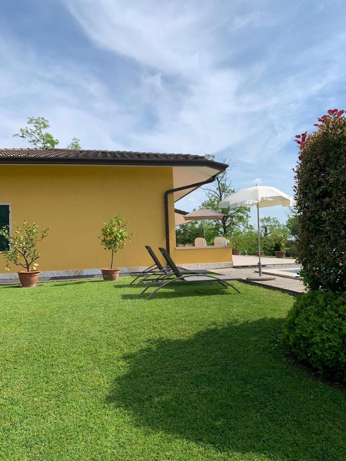 Poli Villa'S Apartment Bardolino Exterior photo