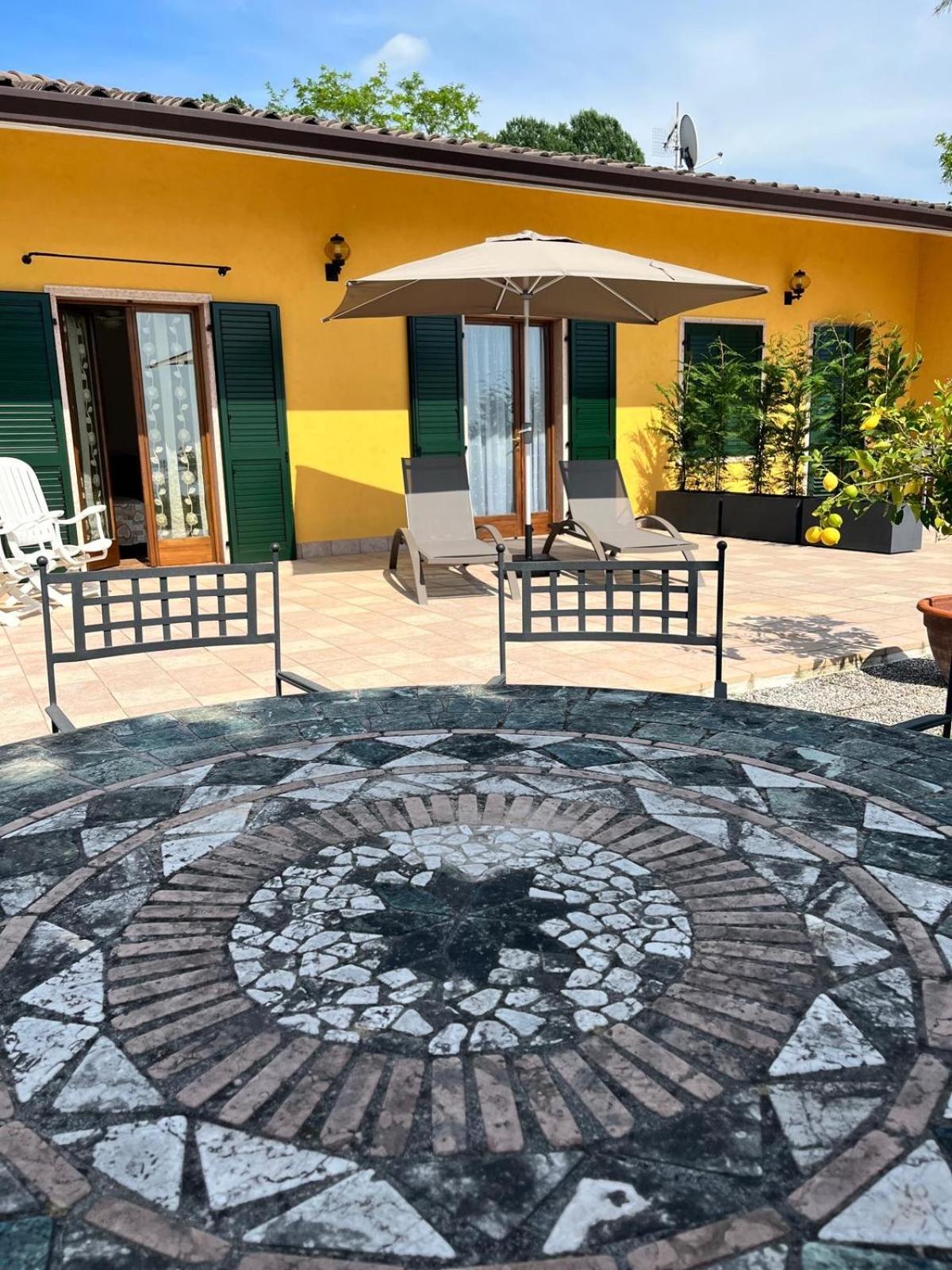 Poli Villa'S Apartment Bardolino Exterior photo